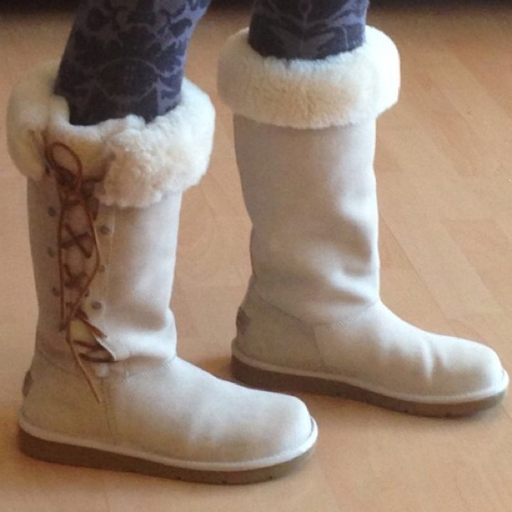 UGG boots tan color size 9